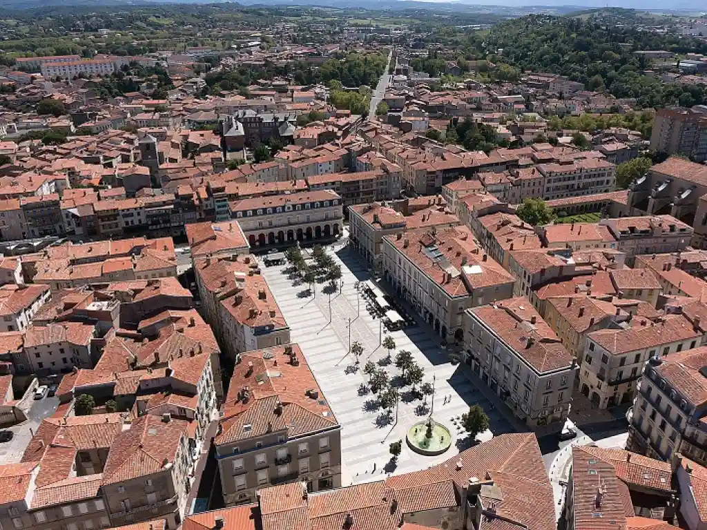 La ville de castres avec VTC Tarn premiere société VTC du tarn